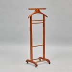 986 2405 VALET STAND